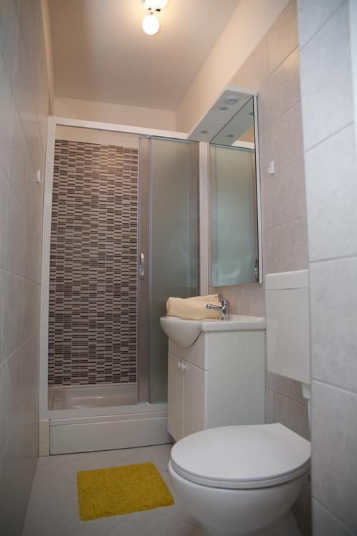 Banic Apartments With Pool 비오그라드나모루 객실 사진