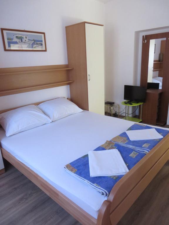 Banic Apartments With Pool 비오그라드나모루 객실 사진