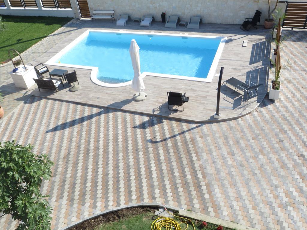 Banic Apartments With Pool 비오그라드나모루 객실 사진