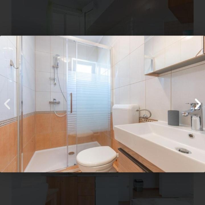 Banic Apartments With Pool 비오그라드나모루 외부 사진