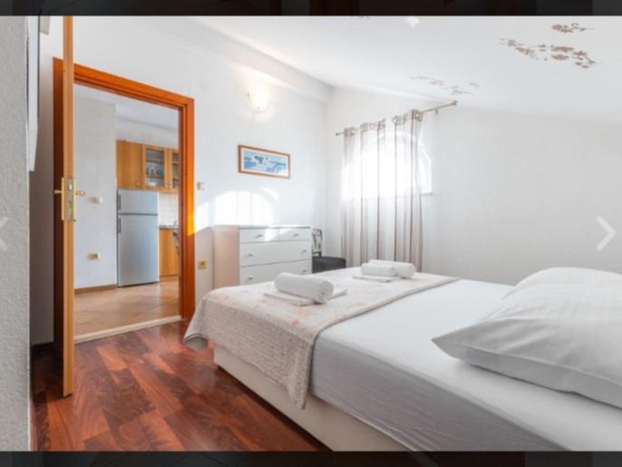 Banic Apartments With Pool 비오그라드나모루 외부 사진