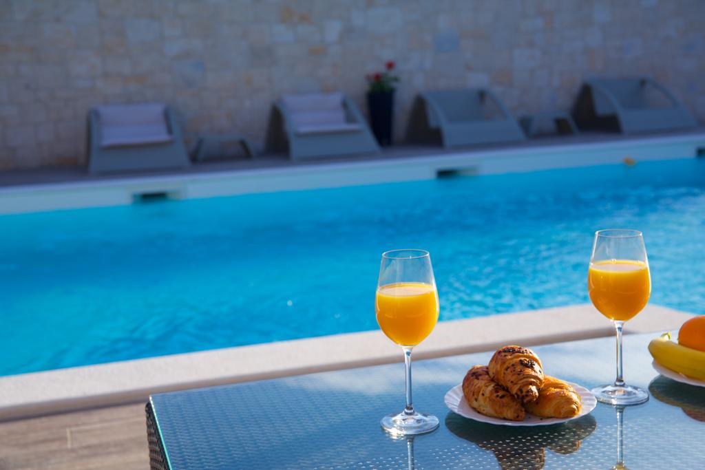 Banic Apartments With Pool 비오그라드나모루 외부 사진